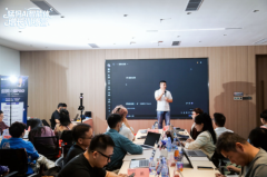 以及做为深圳“20+8”财产领甲士才课题调研专家